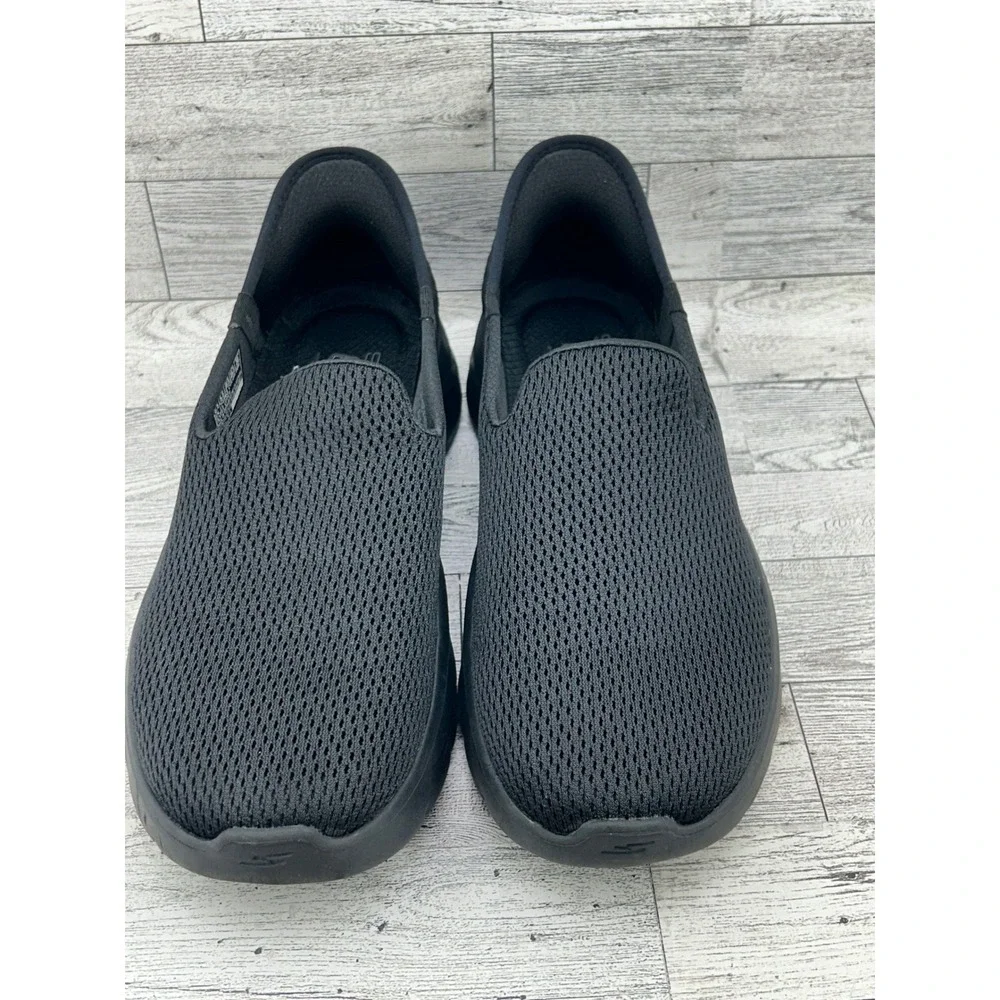 Skechers hands free